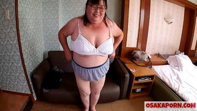 'M'e oa Lejapane ea nonneng o bonts'a matsoele a hae a maholo mme o natefeloa ke papali ea thobalano. ’Mè e mong oa Asia ea lilemo li 51 o bua ka phihlelo ea hae ea ho kopanela liphate. Yukiko 1 OSAKAPORN mafura milf